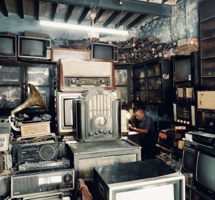 Bajaj Electronics store